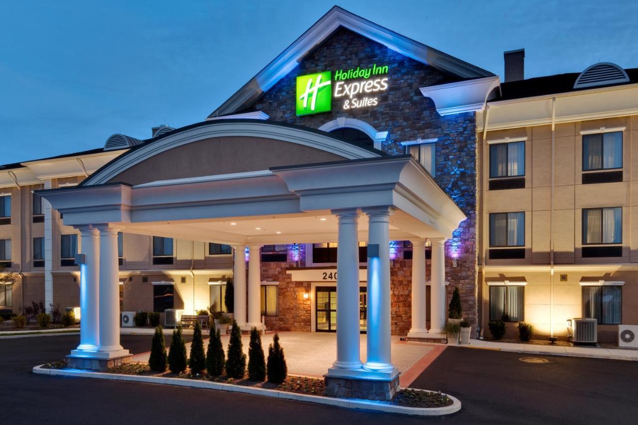 Holiday Inn Express Hotel & Suites Warminster-Horsham By Ihg Extérieur photo