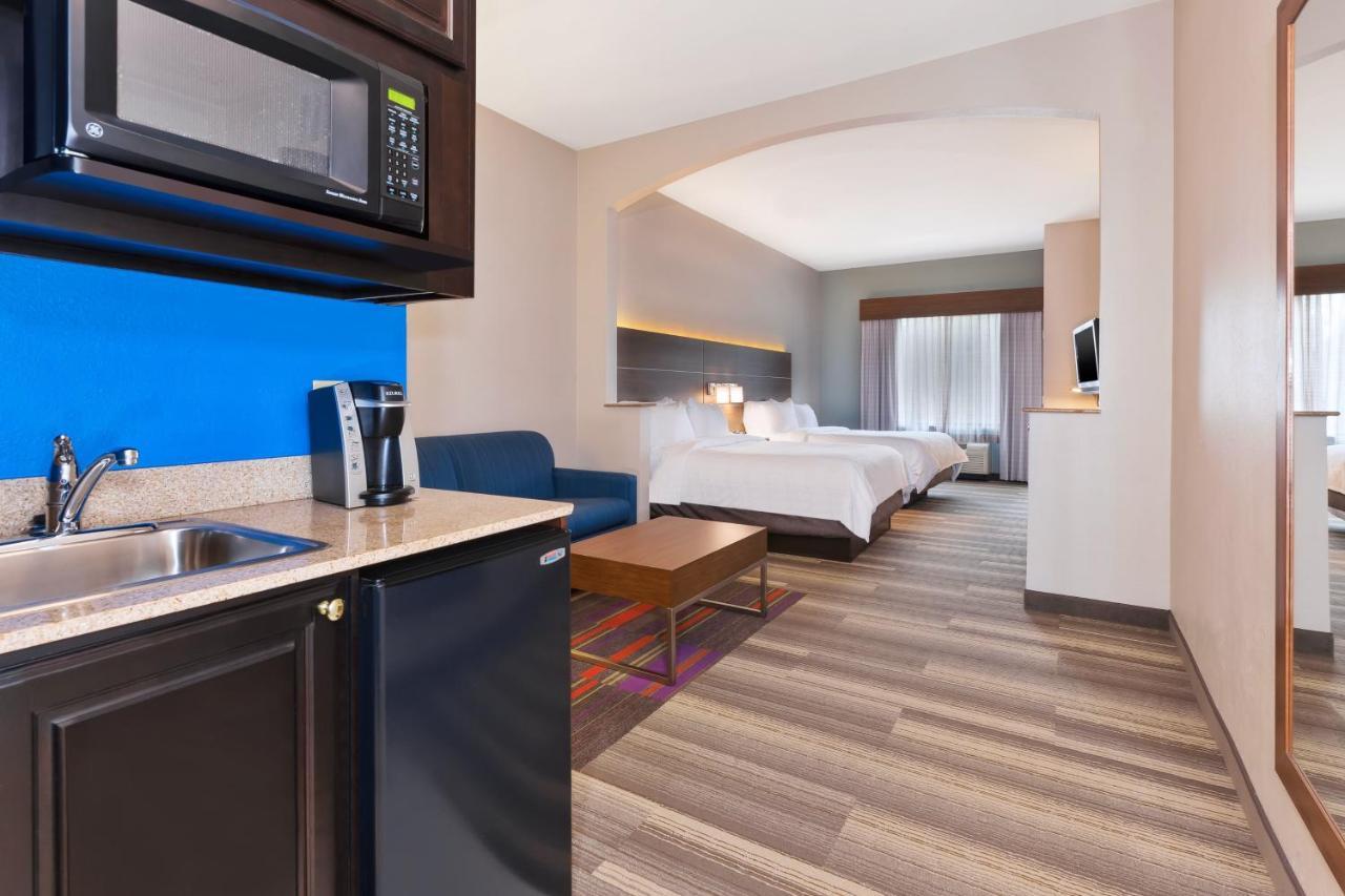 Holiday Inn Express Hotel & Suites Warminster-Horsham By Ihg Extérieur photo