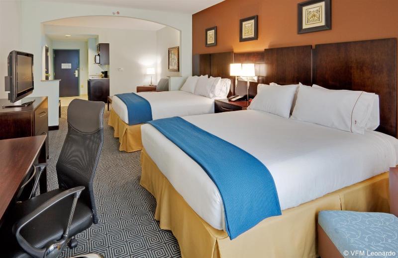 Holiday Inn Express Hotel & Suites Warminster-Horsham By Ihg Extérieur photo