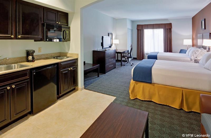 Holiday Inn Express Hotel & Suites Warminster-Horsham By Ihg Extérieur photo